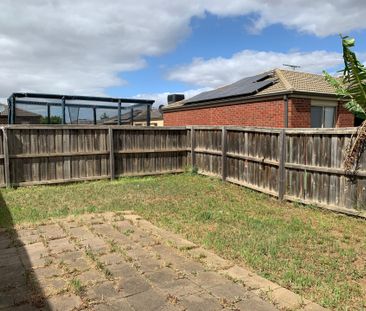 Spacious Family Living in Tarneit - Photo 1