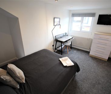 Kelsall Terrace, Hyde Park, LS6 1RD, Leeds - Photo 1