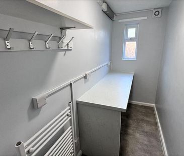 2 bedroom ground floor flat to rent - Photo 6