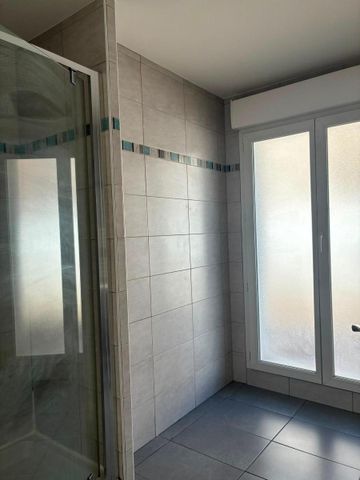 Location Appartement 3 pièces 66m² VALENCE 26000 - Photo 3