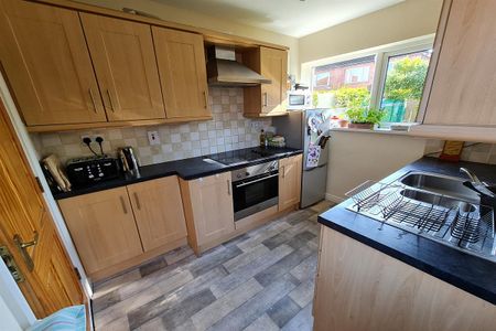 19 Prince Edward Park, Belfast BT9 5FZ - Photo 2