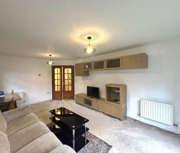 2 bedroom ground floor flat to rent - Photo 2