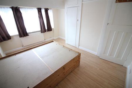 Waltham Avenue, Hayes - Photo 4