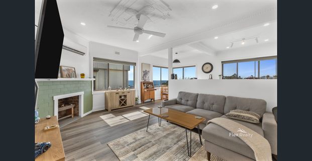 Charming Family Home with Sea Views - Photo 1