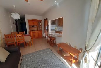 **Se alquila en Costa del Silencio apartamento de 2 dormitorios.