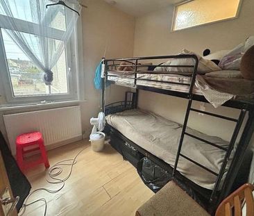 Gooch Street, Swindon, SN1 - Photo 1