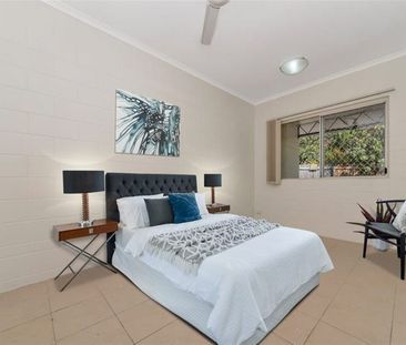 CHARMING 2 BEDROOM 1 BATHROOM UNIT IN WEST END! - Photo 4