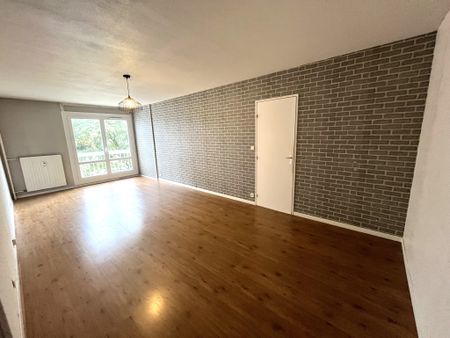 Location Appartement 4 pièces 89m² LE PETIT QUEVILLY 76140 - Photo 2