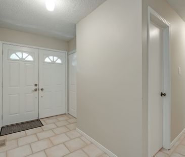 For Lease - 265 Mississaga Street, Oakville, Ontario - Photo 6
