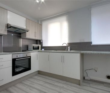 2 bedroom semi-detached house to rent - Photo 3