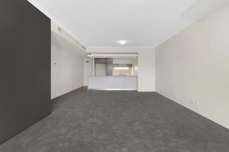 “Beautiful two-bedroom apartment overlooking Roma Street Parklands” - Photo 2