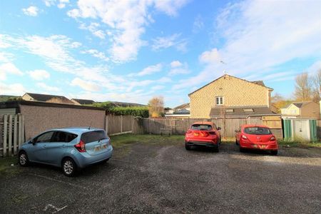 Millersdale Court, Glossop - Photo 2