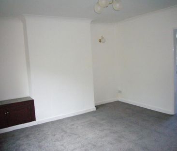3 bedroom end of terrace house to rent - Photo 1