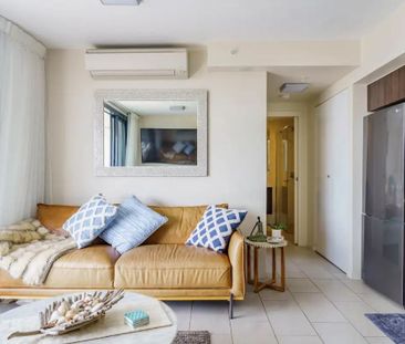 Fully Furnished Boutique Unit in Heart of Mooloolaba - Photo 1