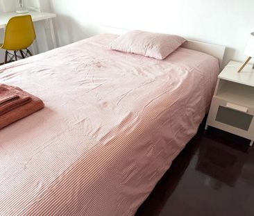 Room with River View in Cacilhas – Renovated Apartment - Foto 1