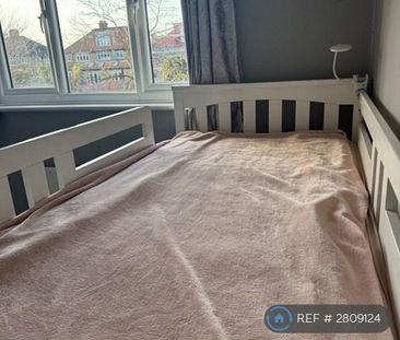 1 bedroom in a house share to rent - Photo 5