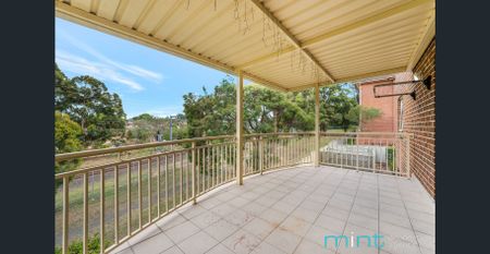 Spacious & Modern 2-Bedroom Unit for Rent – Prime Bankstown Location - Photo 5