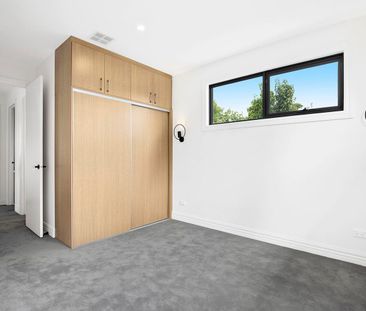 3 BEDROOM, 3 BATRHOOM,PLUS STUDY DOUBLE STOREY TOWNHOUSE! - Photo 4