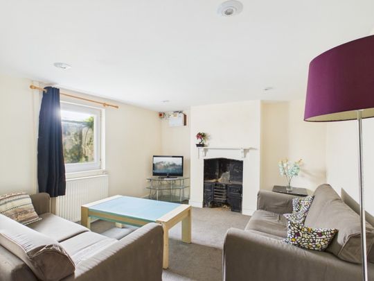 Room 1, 23 Marle Hill Road, Cheltenham - Photo 1