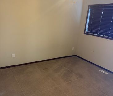 Cozy and Comfortable 2 Bedroom 2.5 Bathroom Condo Unit - Photo 6