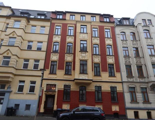 große helle 3 Zimmer Wohnung zentrale Lage im Dachgeschoss - Foto 1