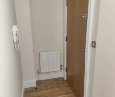 1 Bed Flat, Raphael House, IG1 - Photo 5