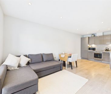1 bedroom Flat in Wessex House, Camberley - Photo 2