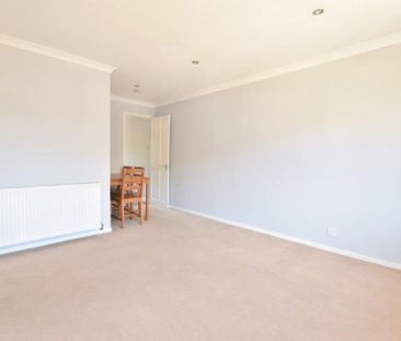 Stevens Close, Epsom, Surrey, KT17 4RG - Photo 2