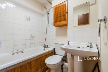 Studio to rent - Photo 4