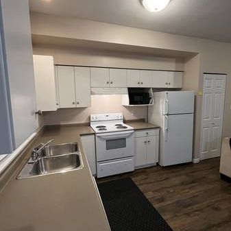 2 BED SUITE w/UTILITIES - Photo 4