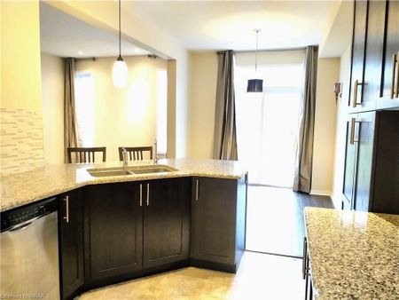 For Lease - 414 Bamberg Crescent, Waterloo, Ontario - Photo 4