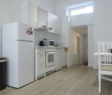 Appartement te huur in Elsene voor € 900 met 1 slaapkamer - Photo 3