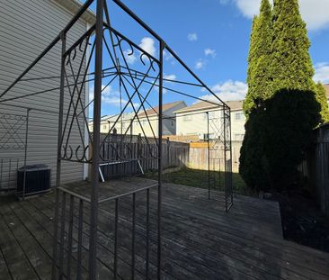 For Lease - 62 Barrister Avenue, Whitby, Ontario - Photo 4