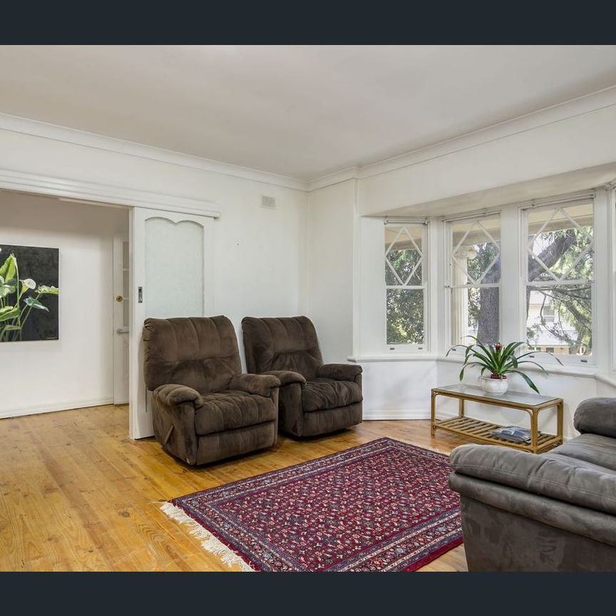 Charming 4 Bedroom Colonial Residence In Beautiful Magill! - Photo 1