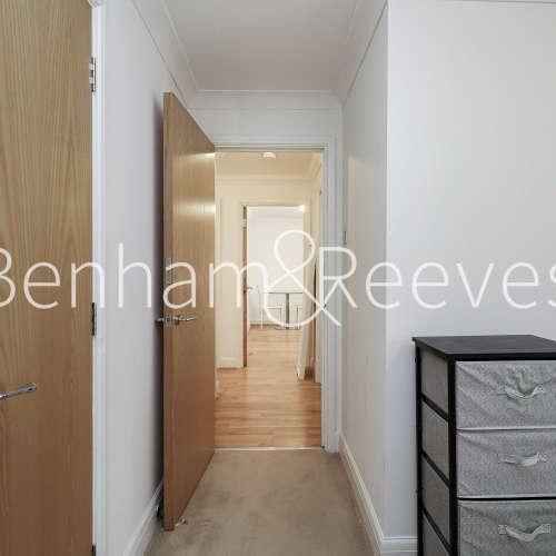 Pilgrims Court, Carthusian Street, EC1M - Photo 1