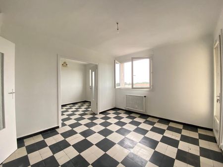 Proche Arceaux - T3 Bis - 66.69 m² - Photo 2