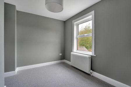 4 bedroom terraced house to rent - Photo 5