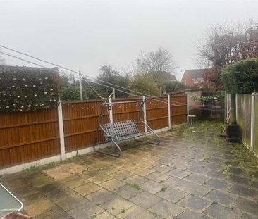 Tingley Crescent, Tingley, Wakefield, WF3 - Photo 6