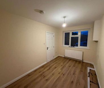 Albert Road, London, SE25 - Photo 3