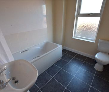 Room in a Shared House, Rombalds Grove, LS12 - Photo 4