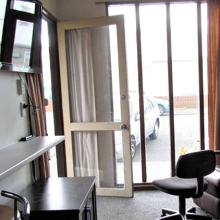 Charming 3BR Apartment in North Dunedin - Photo 1