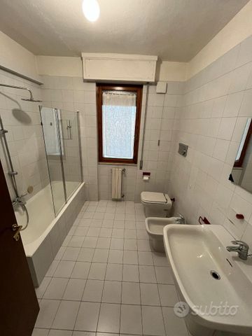 Due matrimoniali con bagno privato in quadrilocale - Photo 4