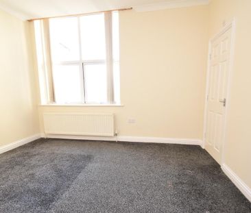 3 bedroom ground floor maisonette to rent - Photo 3