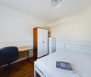 Colbourne Avenue, Brighton - Photo 3