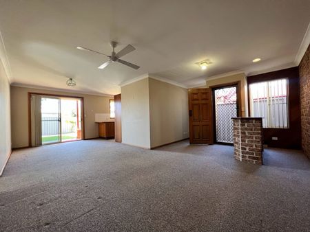 VILLA IN GREAT LOCATION - Photo 3