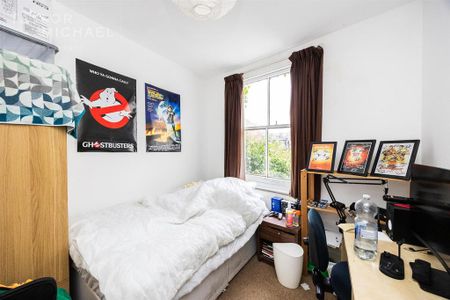 4 bedroom terraced house to rent - Photo 5