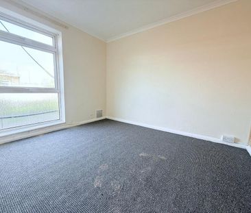 6 bedroom terraced house to rent - Photo 4