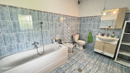 Casa cu 7 camere - ideal pentru afacere - teren generos -... - Fotografie 3