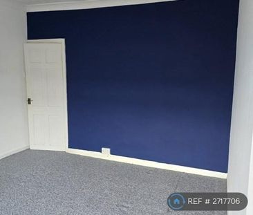 2 bedroom end of terrace house to rent - Photo 6