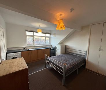 Studio Flat, Harehills Avenue, LS8 - Photo 5